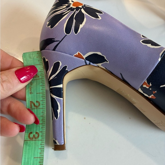 J.Crew Elsie pumps with a purple and navy floral pattern size 7.5 - Picture 5 of 5